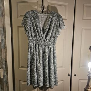 Floral Wrap-Style Green Short Sleeve Dress